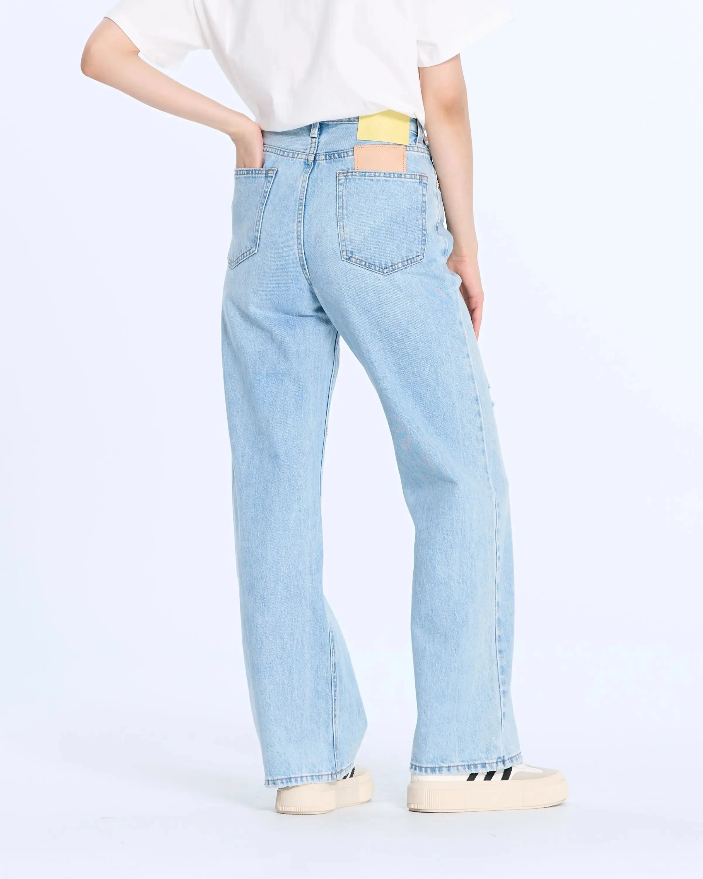 58082 Distressed Jeans